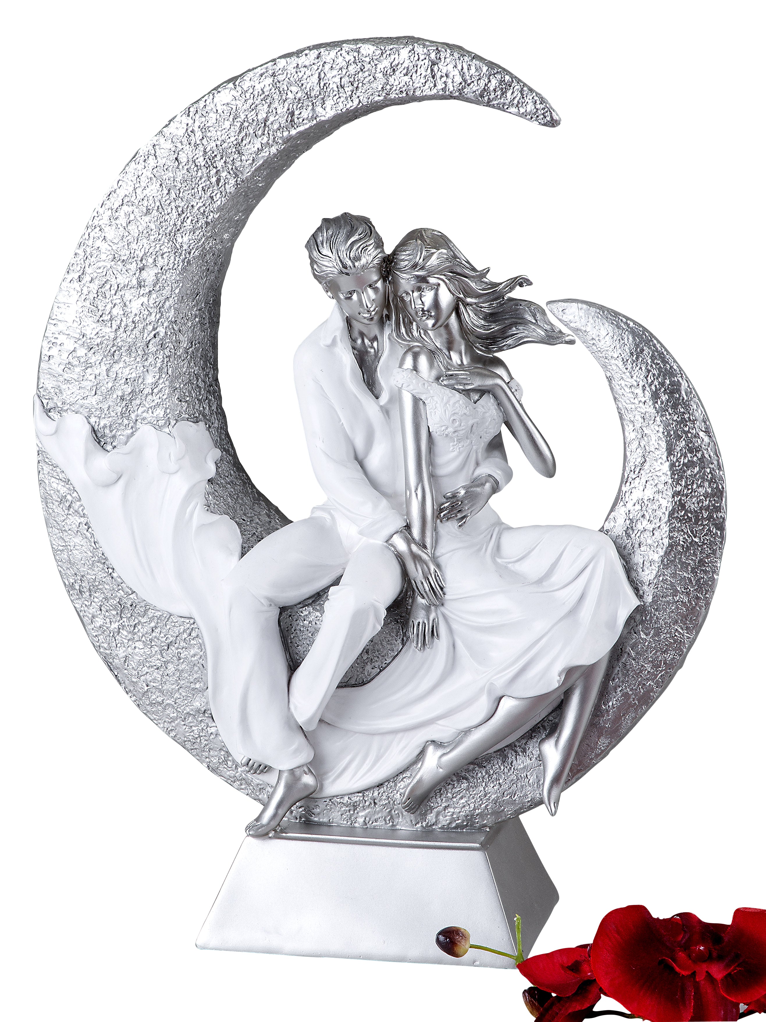 Sculpture moderne et exclusive des amoureux sur la lune en céramique blanc/argent, hauteur 40 cm