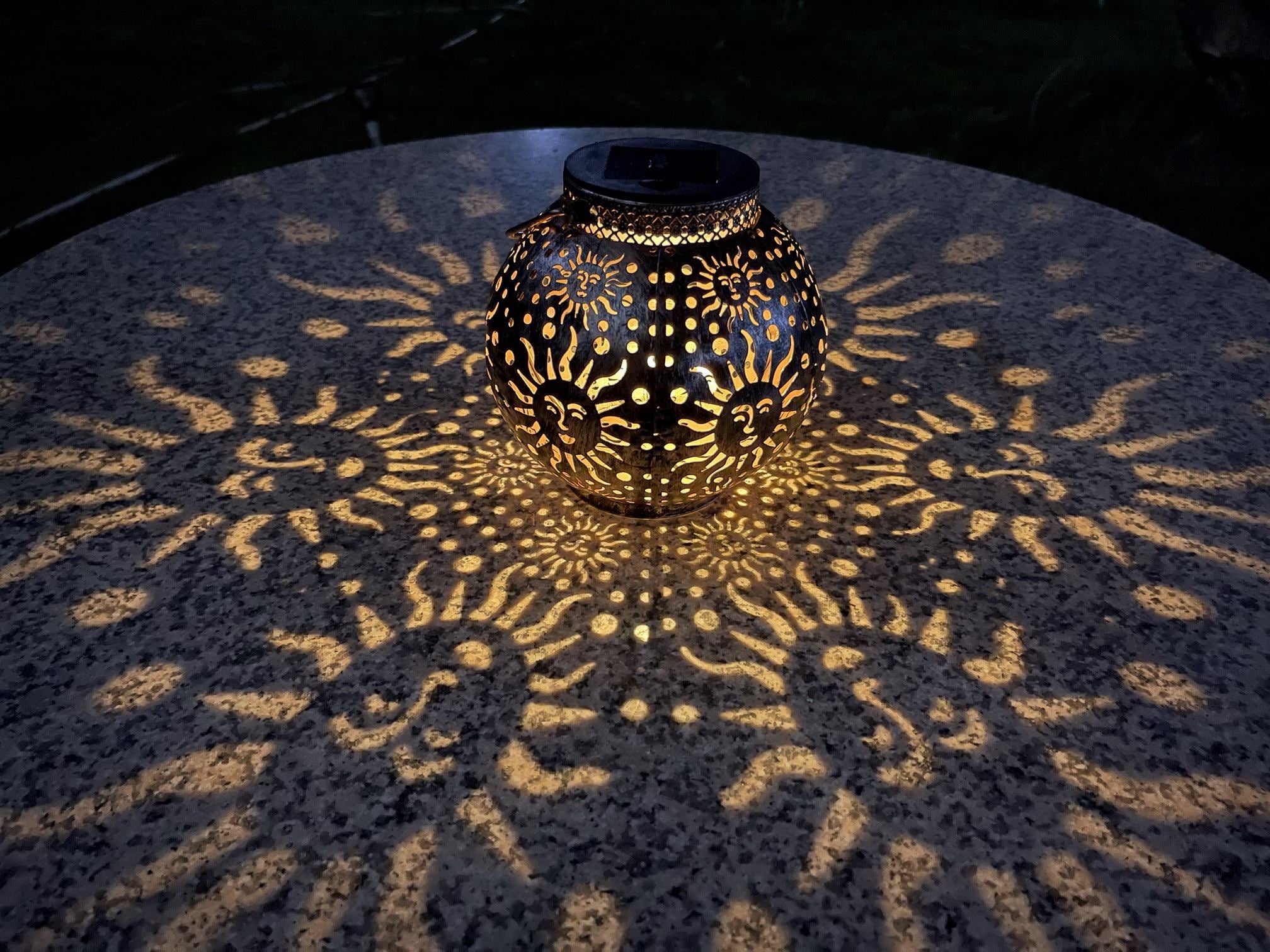 Solar lantern made of black metal with sun motif Width 15 cm Height 16 cm Approx. 7-8 hours lighting time