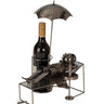 Moderner Wein Flaschenhalter Urlauber aus Metall in silber Höhe 39 cm Länge 30 cm - Lifestyle & More