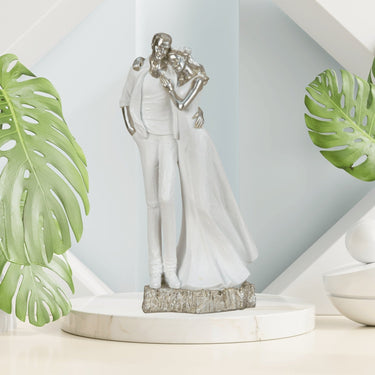 Skulptur Dekofigur Liebespaar weiß/silber aus Kunststein Höhe 27 cm Breite 12 cm - Lifestyle & More